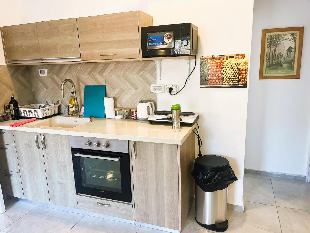 A Cozy 2Bdrm Home In Wadi-Nisnas Haifa Exterior photo